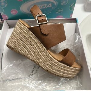Brown wedge sandal, size 7 1/2. Soda Brand